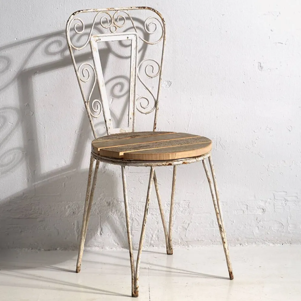 Anciennes chaises d’extérieur blanches (vers 1920). Ensemble de 4 pièces