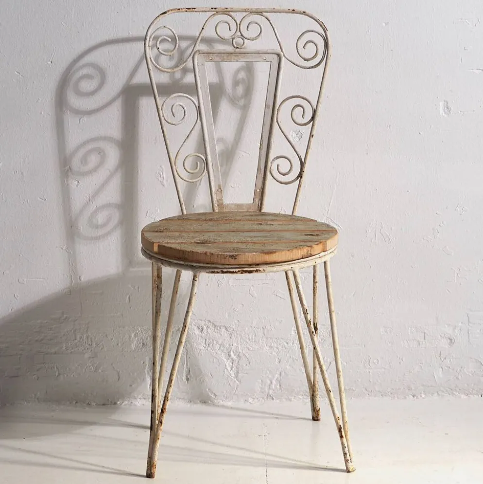 Anciennes chaises d’extérieur blanches (vers 1920). Ensemble de 4 pièces
