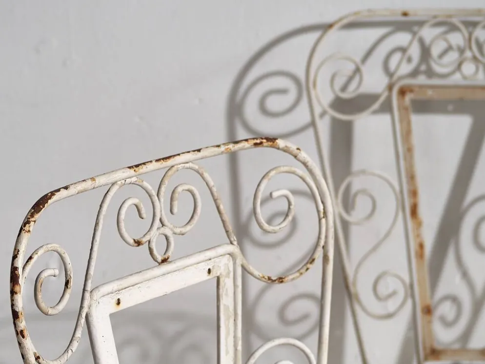 Anciennes chaises d’extérieur blanches (vers 1920). Ensemble de 4 pièces
