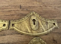 4 anciennes entrée de serrure en bronze/laiton doré meuble Louis XV Na
