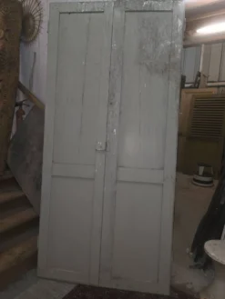 Anciennes portes double en sapin