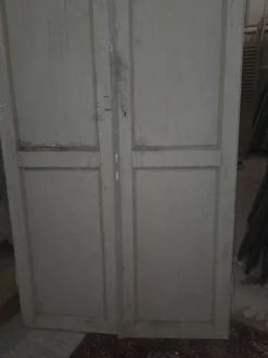 Anciennes portes double en sapin