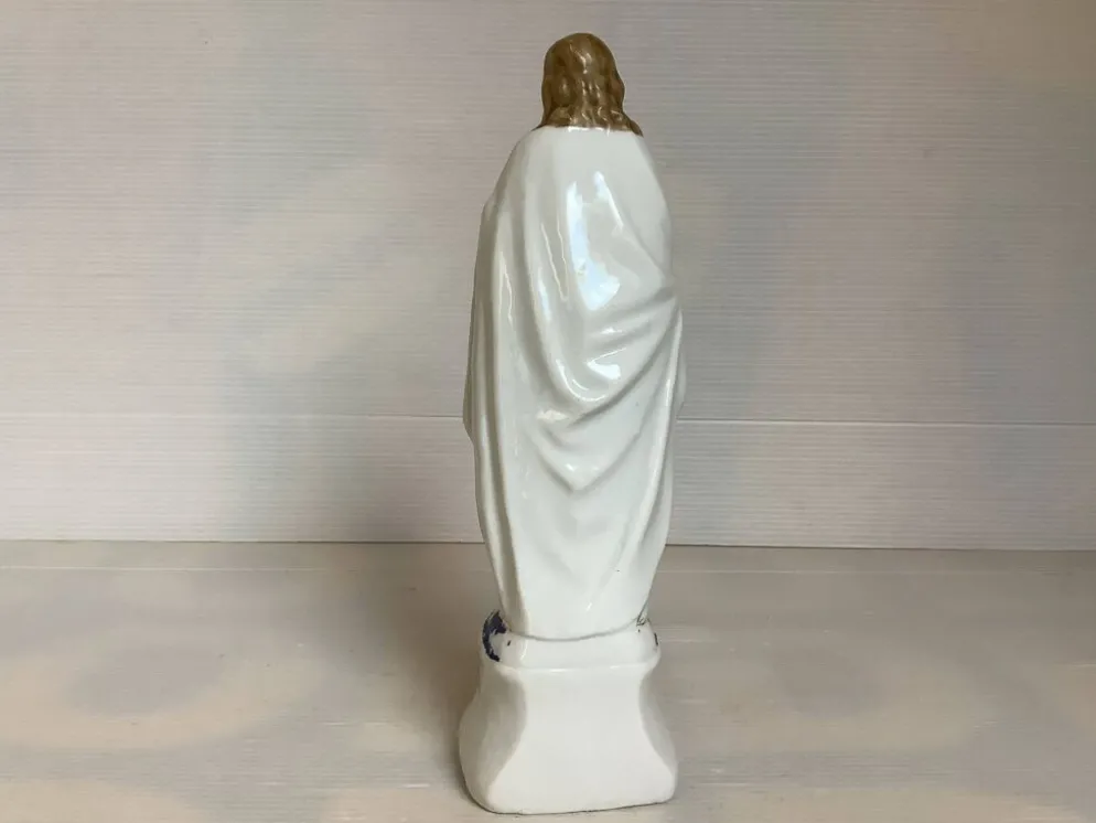 Ancienne statuette religieuse
