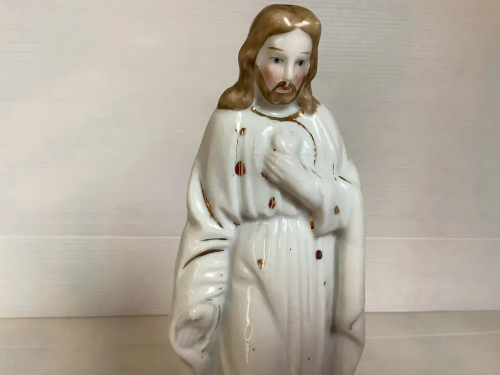 Ancienne statuette religieuse