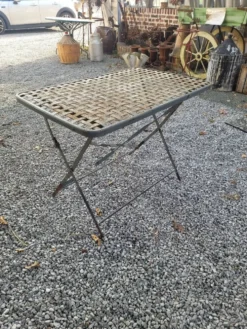 Ancienne table de jardin pliante