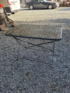 Ancienne table de jardin pliante