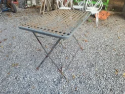 Ancienne table de jardin pliante