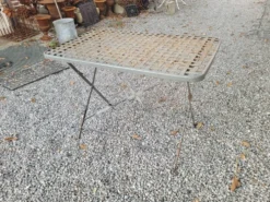 Ancienne table de jardin pliante