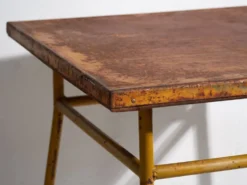 Ancienne table d’extérieur de couleur ocre (c.1920)