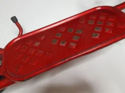 Ancienne trotinette à pédale rouge, années 60-70
