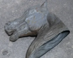 Ancienne tête de cheval en zinc rare, 1900