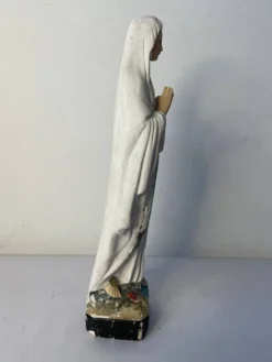 Ancienne vierge en plâtre