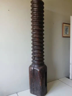 Ancienne vis de pressoir à vin en bois massif, H 144 cm ,Poids 37.5 kg