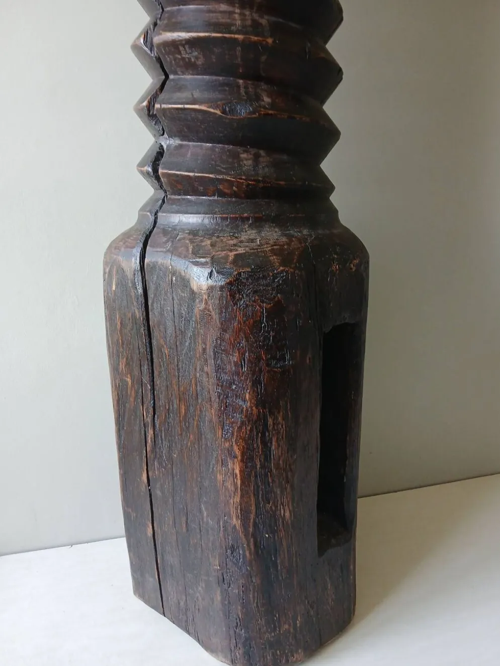 Ancienne vis de pressoir à vin en bois massif, H 144 cm ,Poids 37.5 kg
