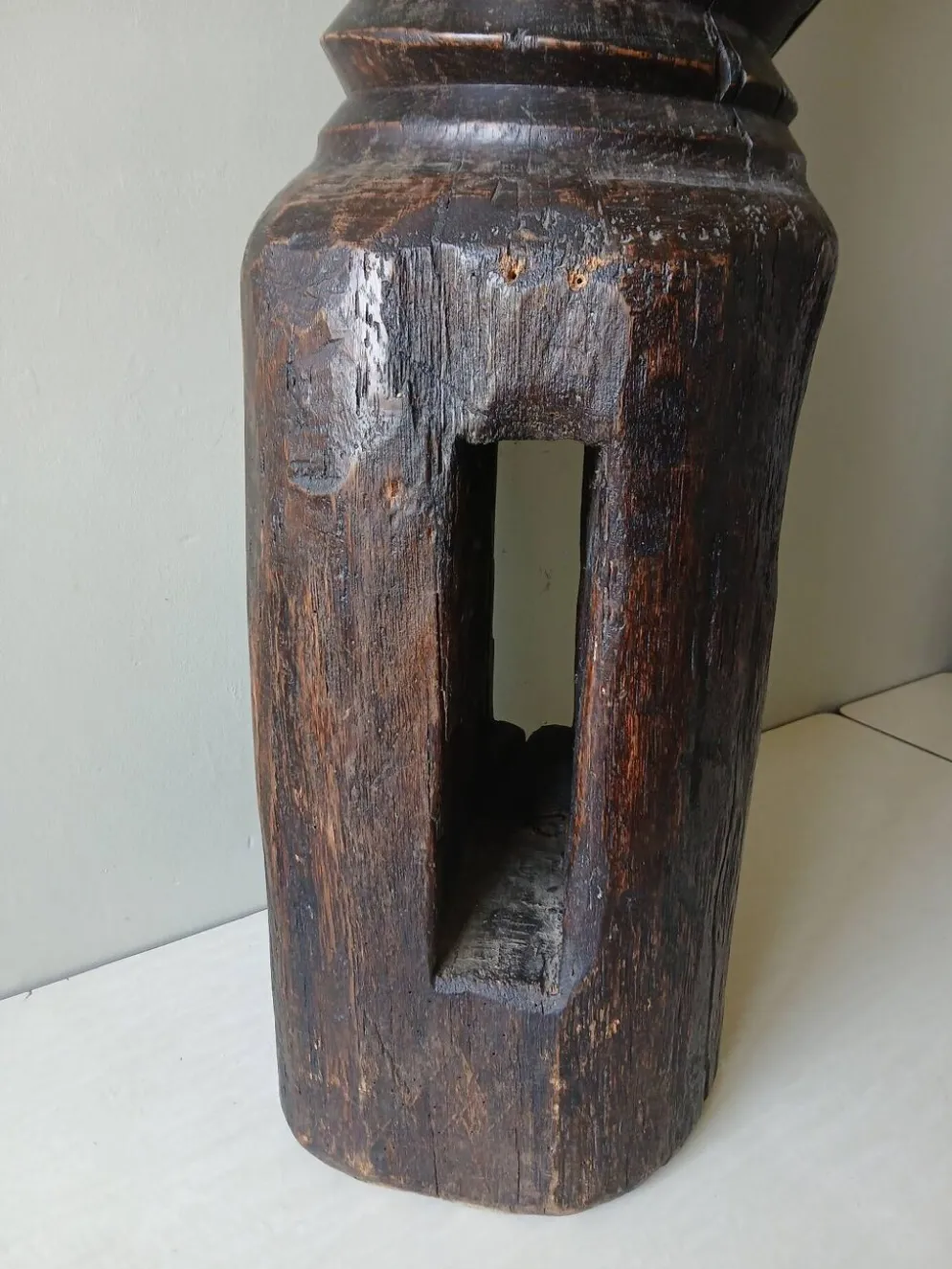 Ancienne vis de pressoir à vin en bois massif, H 144 cm ,Poids 37.5 kg