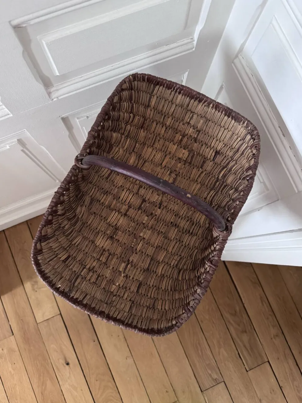 Ancien panier à récolte en osier