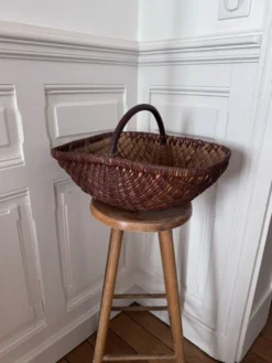 Ancien panier à récolte en osier