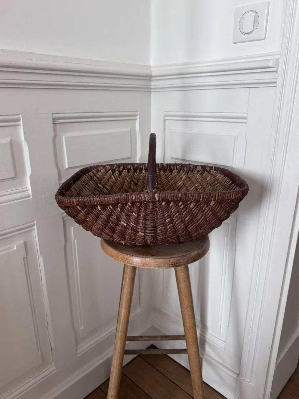 Ancien panier à récolte en osier