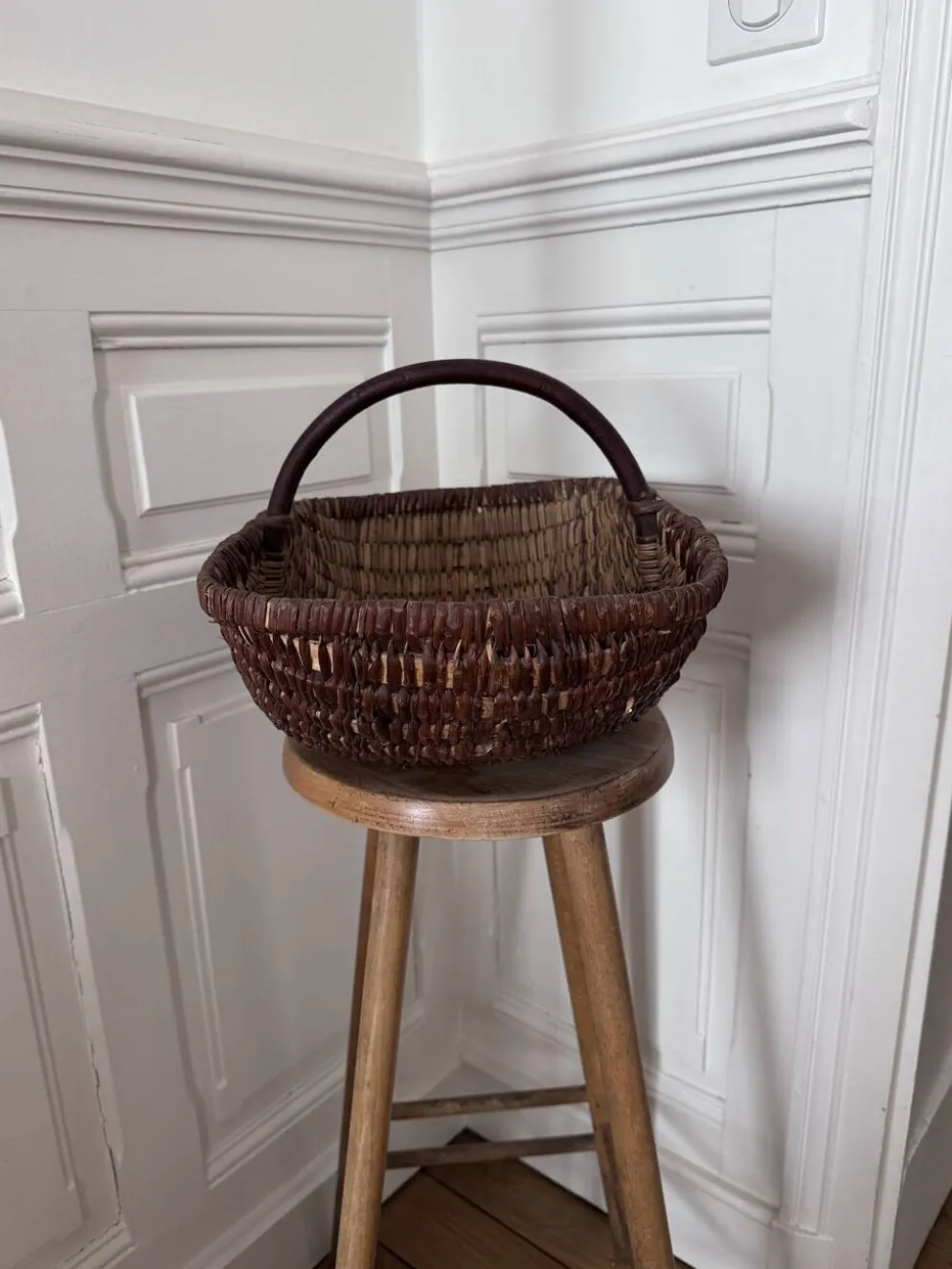 Ancien panier à récolte en osier