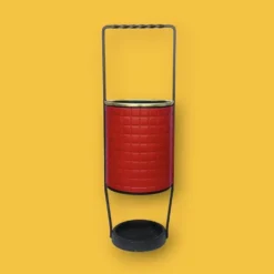 Ancien porte-parapluie en fer forgé et Skaï rouge – années 60