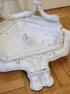 Ancien porte-parapluie victorien, fin XIXème en fonte laqué blanc