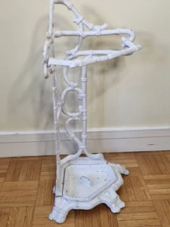 Ancien porte-parapluie victorien, fin XIXème en fonte laqué blanc