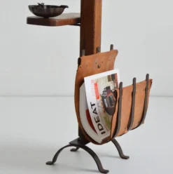 Ancien Porte revues en cuir avec Tablette et cendrier Brutaliste / Rustique