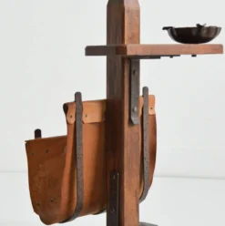 Ancien Porte revues en cuir avec Tablette et cendrier Brutaliste / Rustique