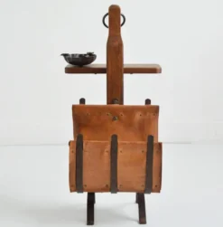 Ancien Porte revues en cuir avec Tablette et cendrier Brutaliste / Rustique