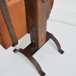 Ancien Porte revues en cuir avec Tablette et cendrier Brutaliste / Rustique
