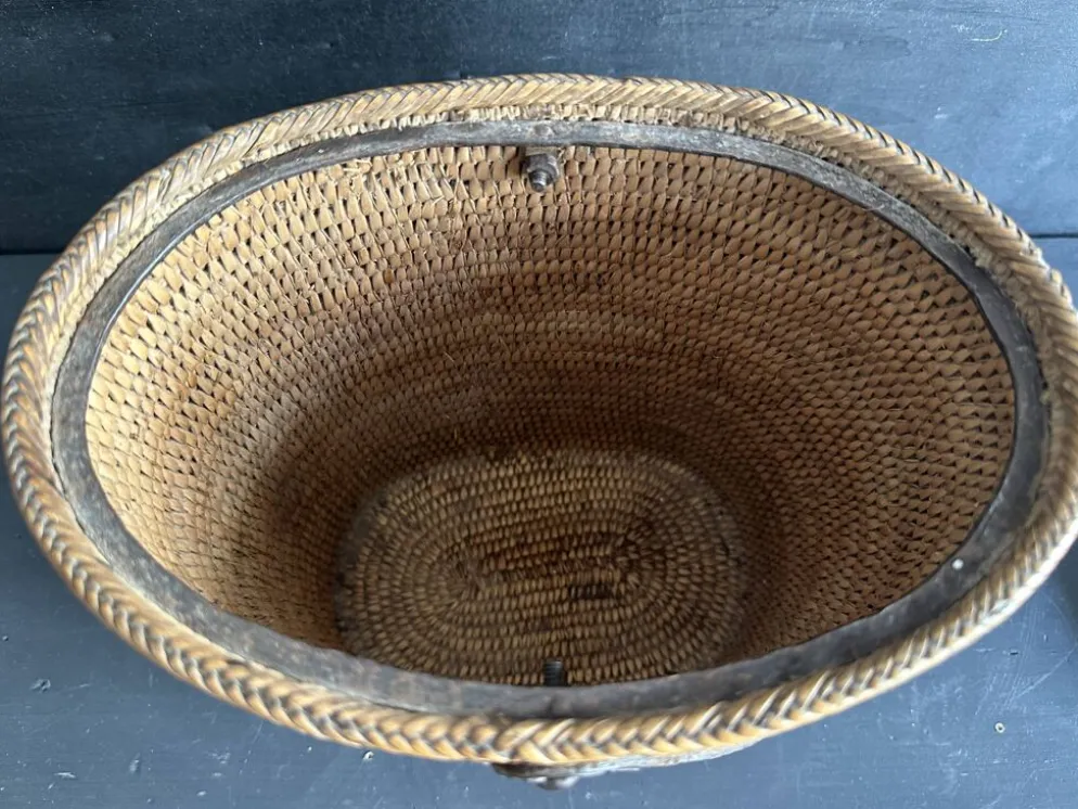 Ancien sac panier en vannerie, bois et cuir, XIXe siècle