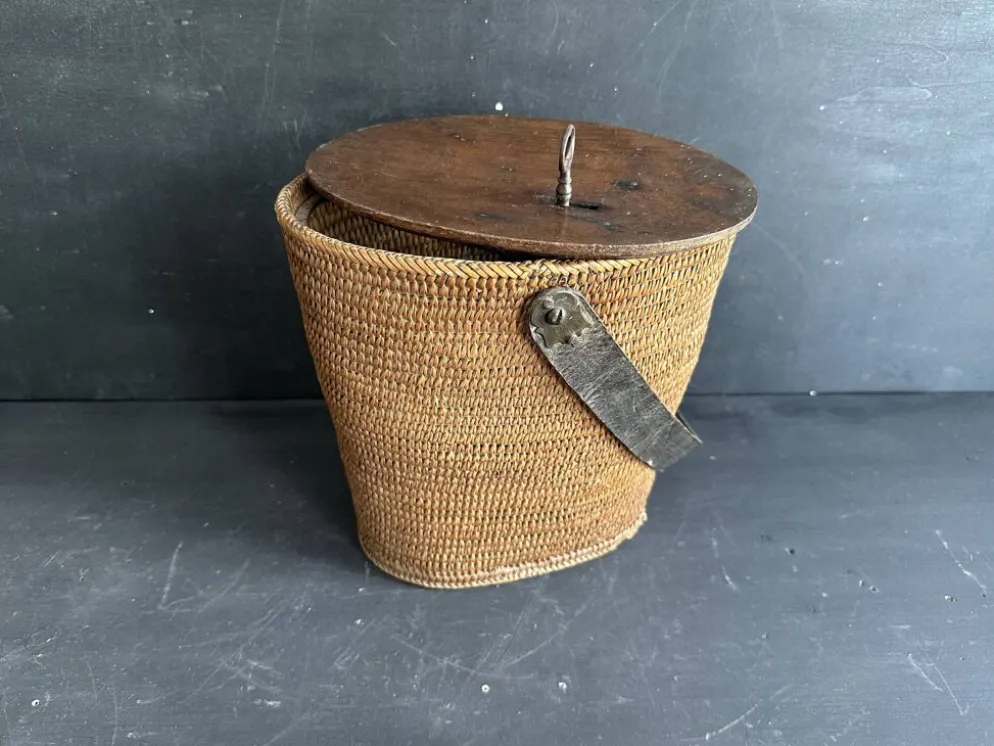 Ancien sac panier en vannerie, bois et cuir, XIXe siècle