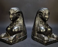 Anciens chenets orientalistes – figures assyriennes, XVIIIème s.