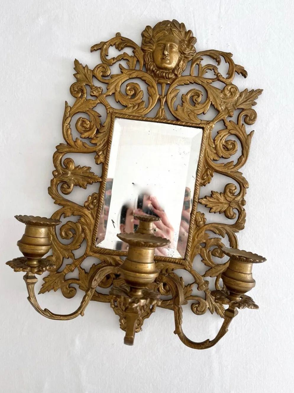 Applique miroir biseauté en bronze doré 3 bougeoirs
