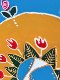 Assiette décorative en céramique peinte à la main avec un design folklorique de colombe et de fleurs