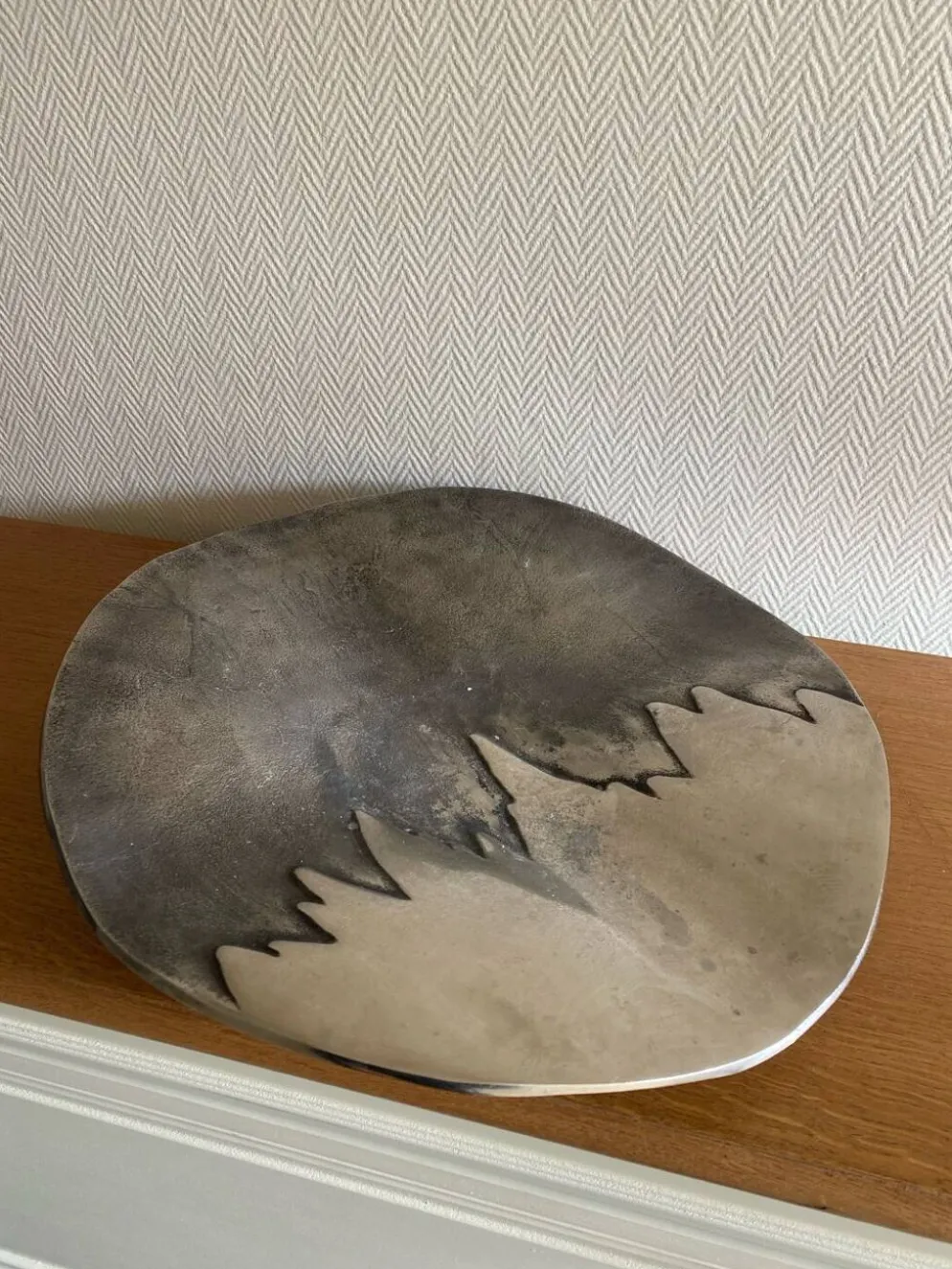 Assiette murale en aluminium décor montagnes