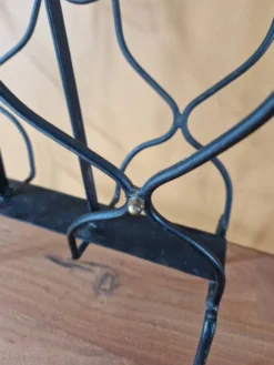 Attribué à Jacques Adnet (1900-1984) - Porte revue en métal laqué noir