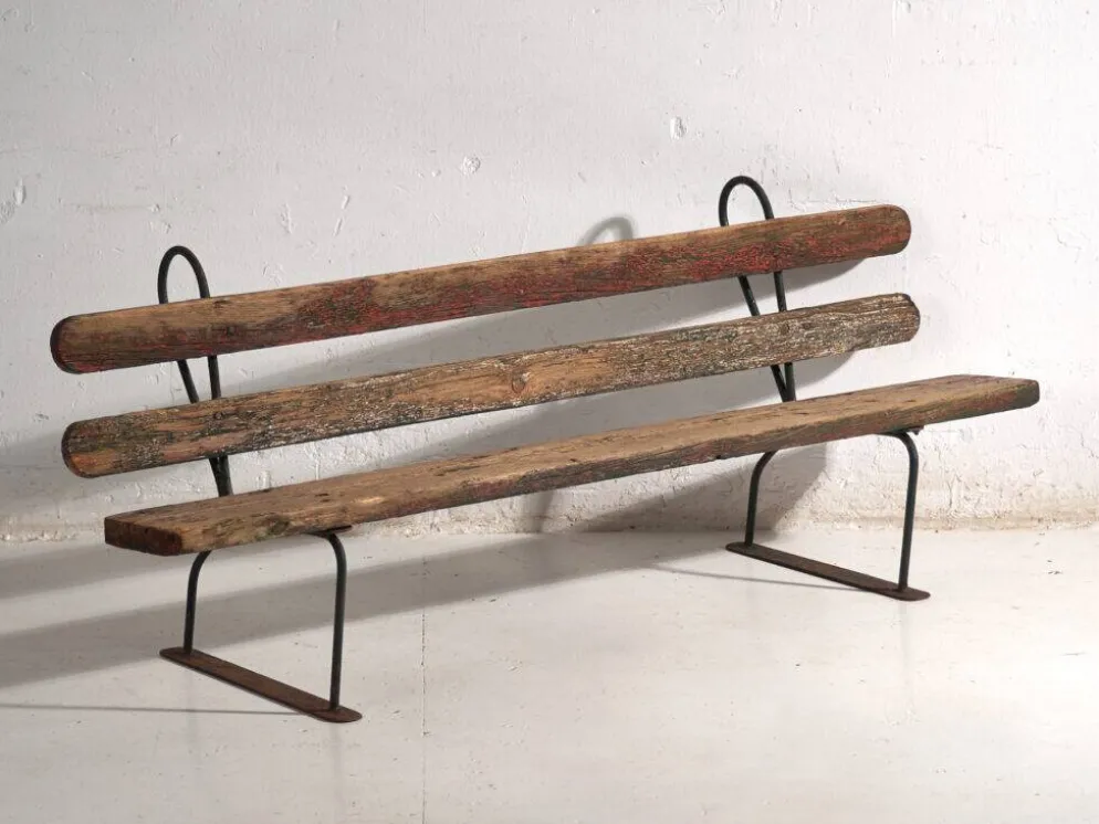 Banc ancien en fer et bois de pin – Europe centrale, vers 1920