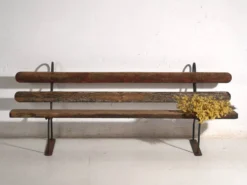 Banc ancien en fer et bois de pin – Europe centrale, vers 1920