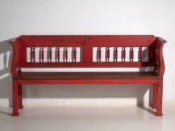 Banc ancien peint rouge en pin à dossier tourné – Europe centrale, vers 1900