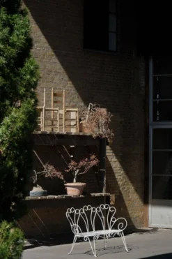 Banc de jardin décoratif en fer forgé français, milieu du 20e siècle, années 1950