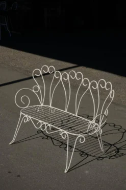 Banc de jardin décoratif en fer forgé français, milieu du 20e siècle, années 1950