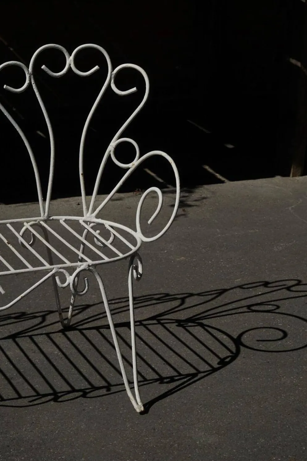 Banc de jardin décoratif en fer forgé français, milieu du 20e siècle, années 1950