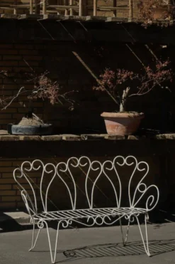 Banc de jardin décoratif en fer forgé français, milieu du 20e siècle, années 1950
