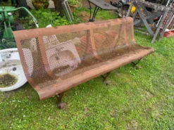 Banc de jardin de style industriel français en métal forgé