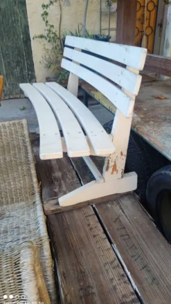 Banc de jardin en bois peint vers 1950