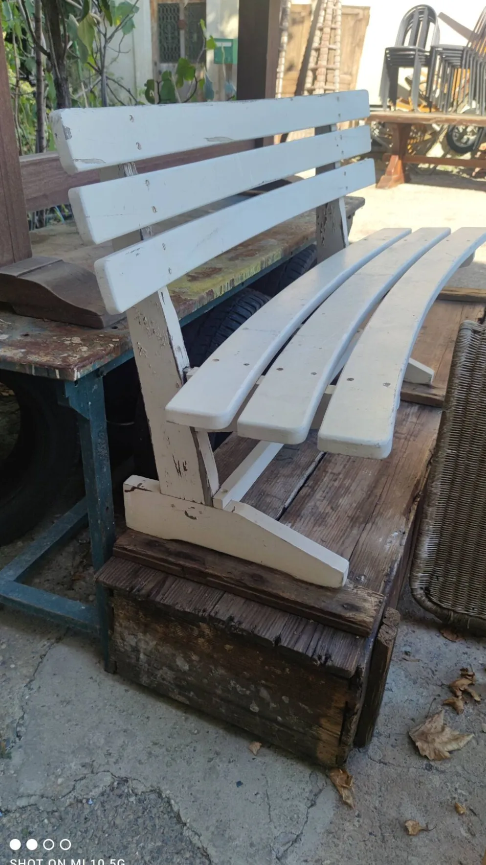 Banc de jardin en bois peint vers 1950
