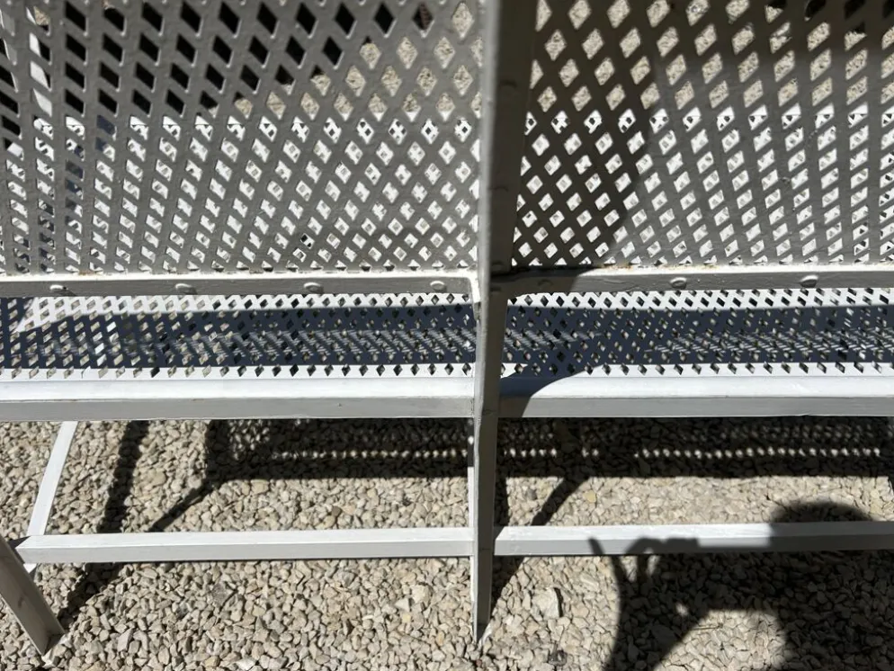 Banc de jardin en fer riveté Gustave Serrurier Govy, 1900-1910