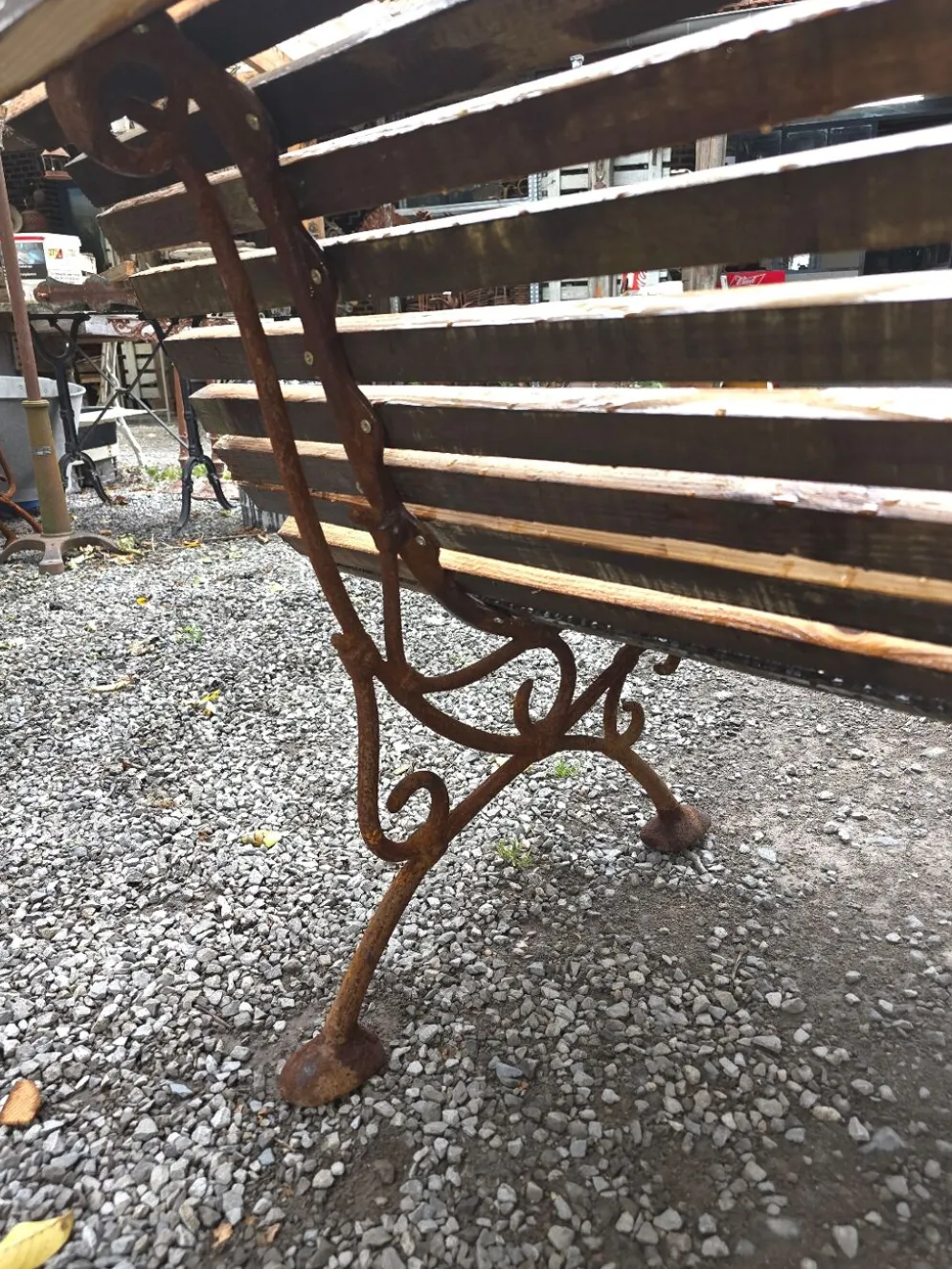 Banc de jardin en fonte avec lattes en bois