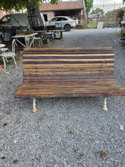 Banc de jardin en fonte et lattes en chêne
